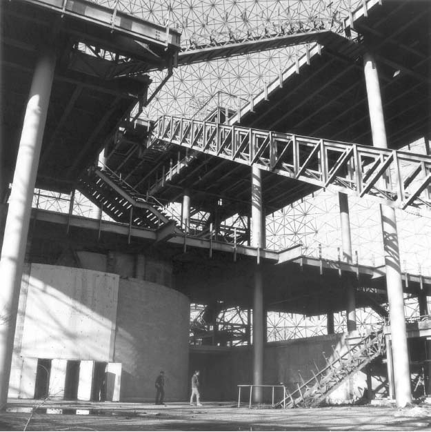 Figure 3: Montréal Expo Dome (©Robert Duchesnay, 1986.)