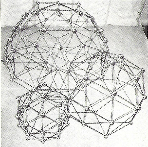 Figure 42: Enneacontahedron with 2 triacontahedrons